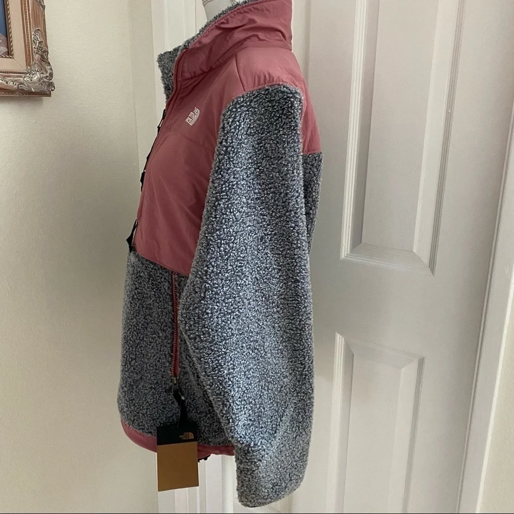 NWT The North Face Retro Denali Seasonal Jacket Sz Med Unisex Grey Pink